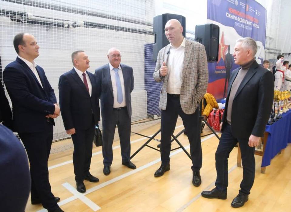 Николай Валуев открыл соревнования по тхэквондо в Волгограде